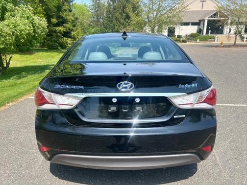 2015 Hyundai SONATA Hybrid Limited