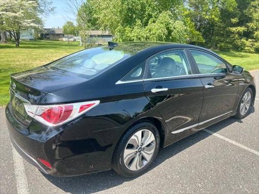 2015 Hyundai SONATA Hybrid Limited
