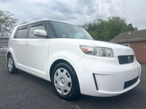 Super White 2010 Scion xB Release Series 7.0