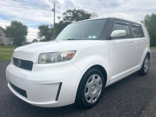 Super White 2010 Scion xB Release Series 7.0