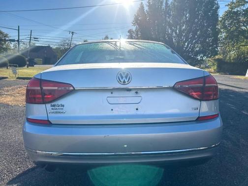 2016 Volkswagen Passat 1.8T S