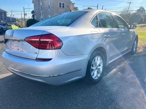 2016 Volkswagen Passat 1.8T S