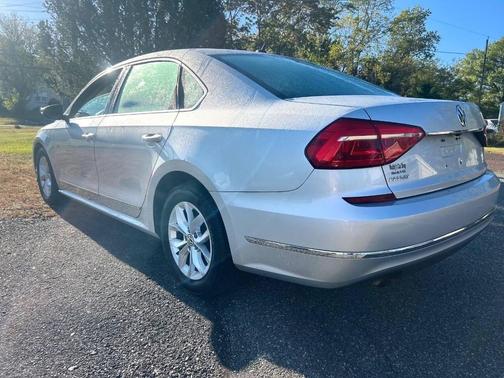 2016 Volkswagen Passat 1.8T S