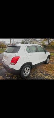 Summit White 2016 Chevrolet Trax LS