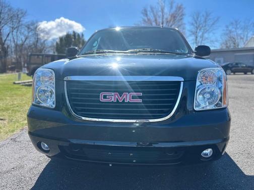 Carbon Black Metallic 2011 GMC Yukon SLT