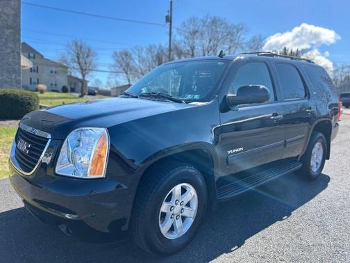 Carbon Black Metallic 2011 GMC Yukon SLT