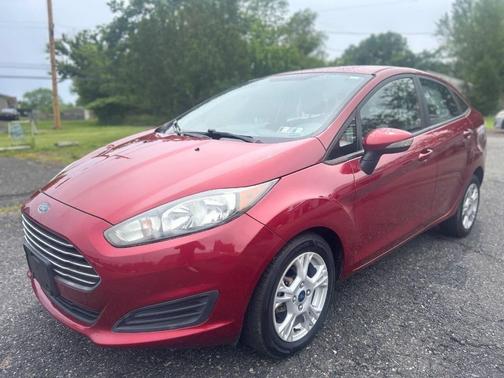 Ruby Red Metallic Tinted Clearcoat 2016 Ford Fiesta SE