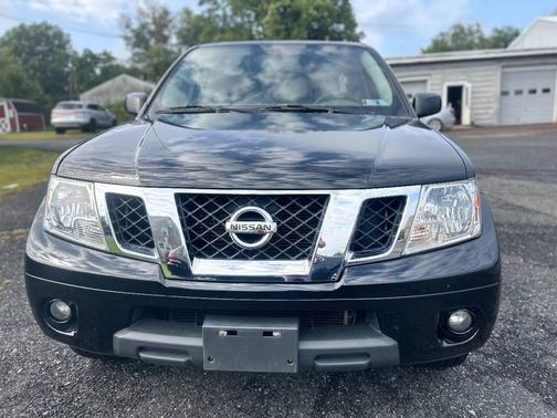 Magnetic Black Pearl 2019 Nissan Frontier SV