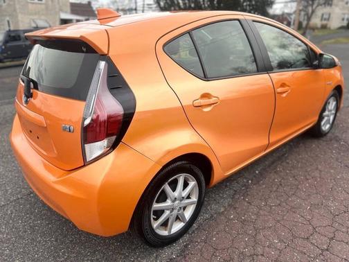 2015 Toyota Prius c One