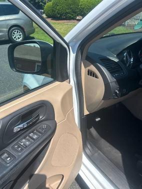 Bright White Clearcoat 2016 Dodge Grand Caravan SXT