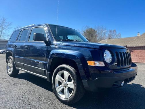 True Blue Pearlcoat 2016 Jeep Patriot Latitude