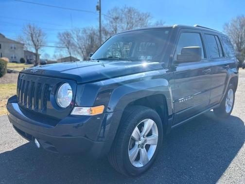 True Blue Pearlcoat 2016 Jeep Patriot Latitude
