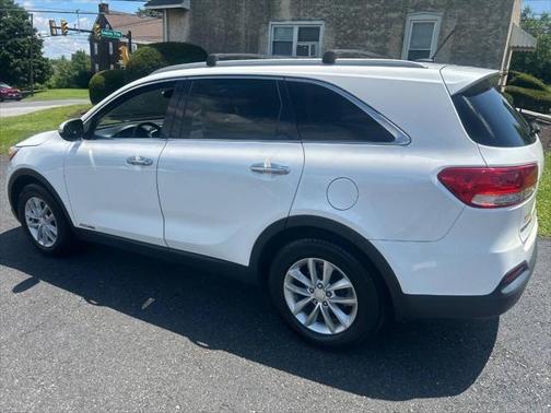 2017 Kia Sorento LX