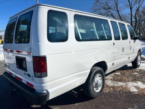 2009 Ford E350 Super Duty XL Wagon