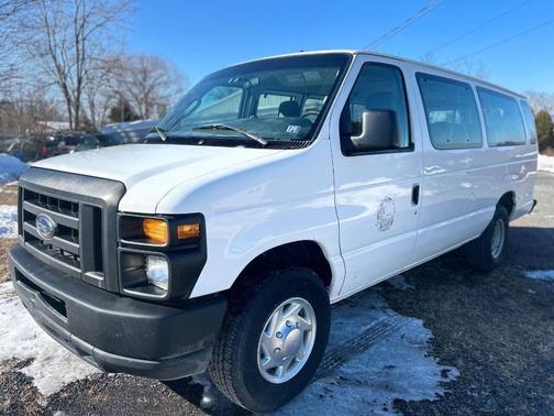 2009 Ford E350 Super Duty XL Wagon