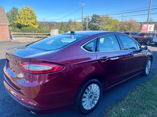 2014 Ford Fusion Hybrid SE