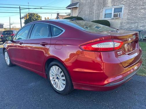 2014 Ford Fusion Hybrid SE