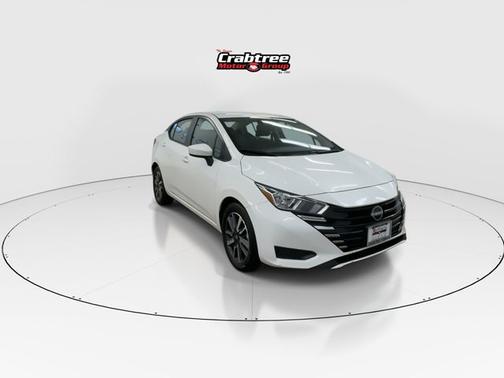Aspen White 2024 Nissan Versa 1.6 SV