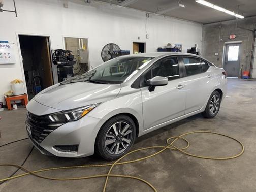 2023 Nissan Versa 1.6 SV