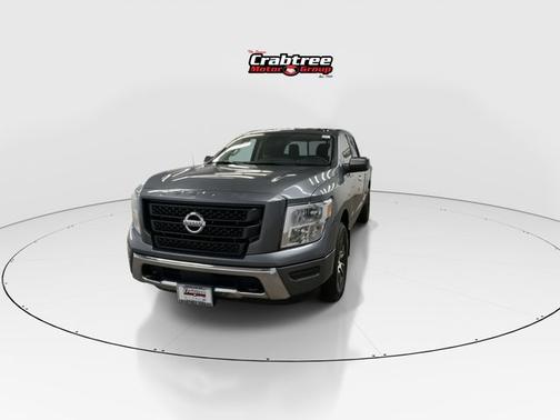 2021 Nissan Titan SV