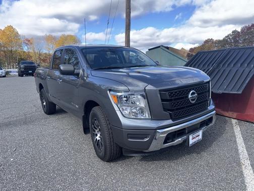 2021 Nissan Titan SV