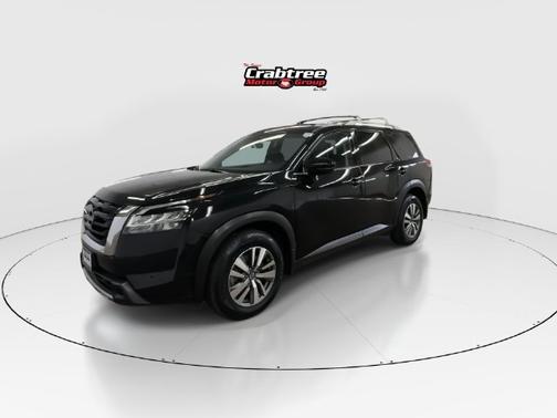 Black 2024 Nissan Pathfinder SL