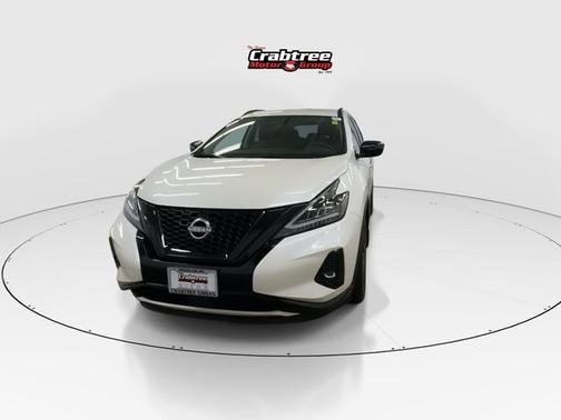 White 2023 Nissan Murano SV