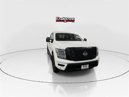 2023 Nissan Titan SV