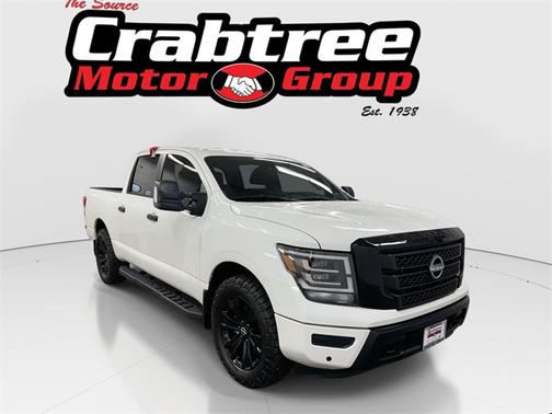 2023 Nissan Titan SV