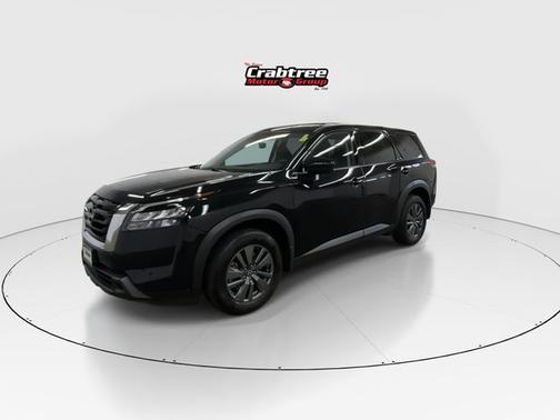 Black 2024 Nissan Pathfinder S