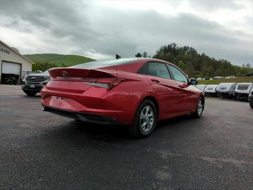 2021 Hyundai ELANTRA SE