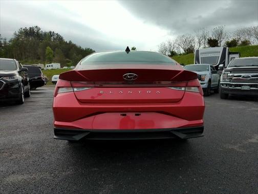 2021 Hyundai ELANTRA SE