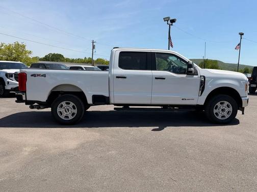 White 2025 Ford F-250 XLT