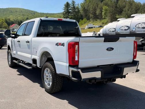 White 2025 Ford F-250 XLT
