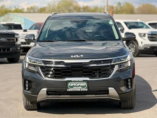 Gray 2024 Kia Seltos SX