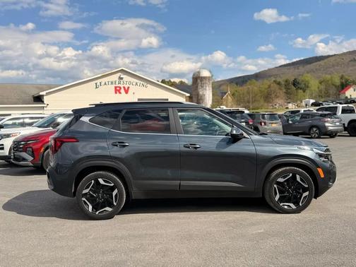 Gray 2024 Kia Seltos SX