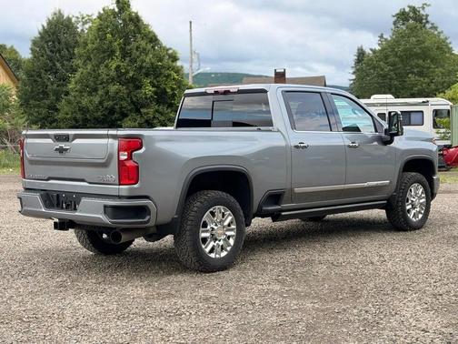 Gray 2024 Chevrolet Silverado 2500 High Country