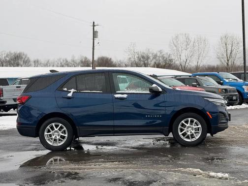 2023 Chevrolet Equinox LS