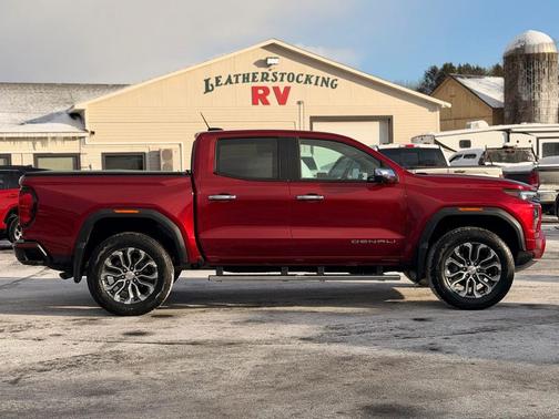 2023 GMC Canyon Denali