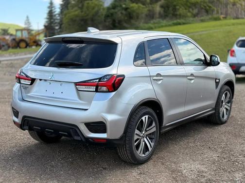 Silver 2024 Mitsubishi Outlander Sport 2.0 ES