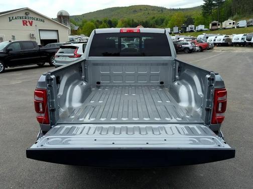 2024 RAM 2500 Laramie Crew Cab 4WD