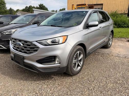 Silver 2022 Ford Edge SEL
