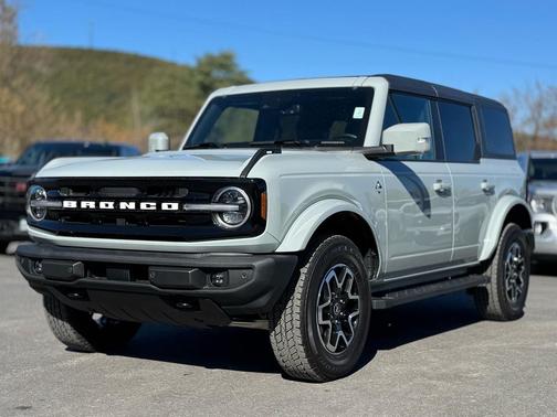 2023 Ford Bronco Outer Banks 4WD