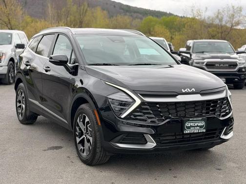 Black 2024 Kia Sportage EX