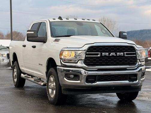 2023 RAM 2500 Tradesman Crew Cab SWB 4WD
