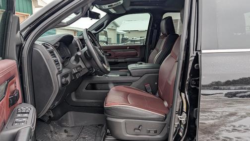 2025 RAM 2500 Limited Crew Cab 4WD