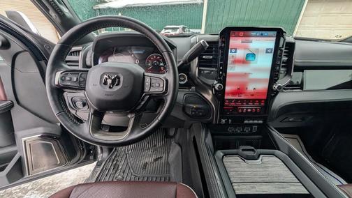 2025 RAM 2500 Limited Crew Cab 4WD