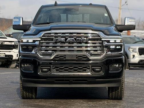 2025 RAM 2500 Limited Crew Cab 4WD