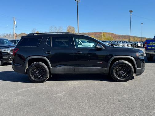 2023 GMC Acadia AT4 AWD