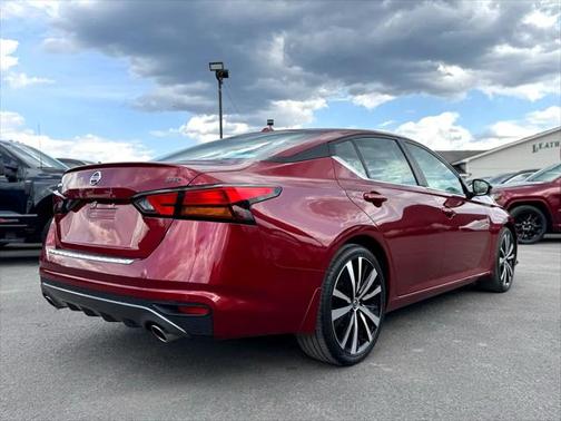 2021 Nissan Altima SR FWD